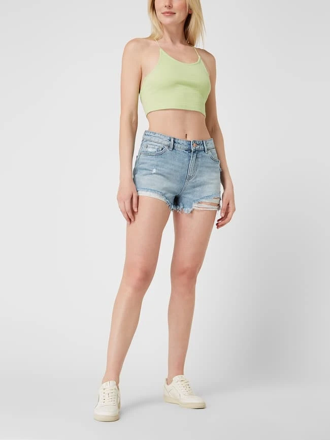 Only Crop Top Mit Gekreuzten Spaghettiträgern Modell 'Jade' - Grün 1 Only Crop Top Mit Gekreuzten Spaghettiträgern Modell 'Jade' - Grün