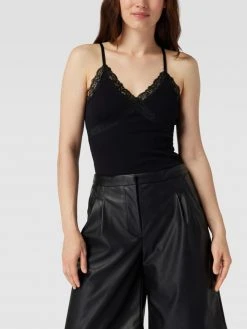 REVIEW Crop Top Mit Spitzenbesatz - Schwarz -Kendall & Kylie Shop 70o3cdq169832da6718jad9i90rk6i1j90q4qj2i68q54cpj61836cqja5a34jig95a4cd249114qi2k8l3m6c1p69j3cd1gcko66p9kcko6ae1p6tij2eb66sp3id32coom2co
