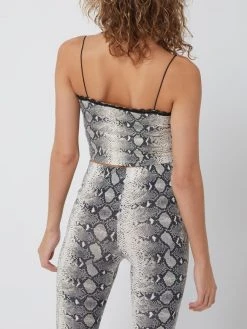 REVIEW Crop Top Mit Animal-Print - Offwhite -Kendall & Kylie Shop 8d2kmhqg8d6kqkqmal0jghid6op4kiq19srjil9ja183gdhpal6lcg9hap642i1i8d13ihqb8ookmgii9ko68phm6hgj6dhn60ojedhkc9hjcoj6cli68e1j75gjcohi68sjgdo