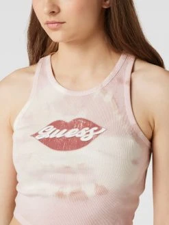 Guess Crop Top Mit Label-Print - Rosa -Kendall & Kylie Shop 8kok4cqd9ksl2khk750k2dhn6kpjai22a95kschh9pb3ai2b997kke9iaoq32gah6sqkgj2ia1a34kic8ko6aphn6ks36cj1cph30ohkccrj8oj26gp3eohm6thjec1h70q66pg
