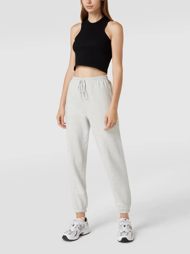 Only Crop Top In Ripp-Optik - Schwarz 1 Only Crop Top In Ripp-Optik - Schwarz
