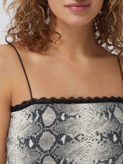 REVIEW Crop Top Mit Animal-Print - Offwhite -Kendall & Kylie Shop 8p256dq36pa30kqga90kcda3610l8hq669256cpl9t1jgc2m8op58ii46p44qdq99p54ijq58sq3ek1o9so30o9hchj3ap1n60oj8o9k6csj4e9i68o32d326oqjcc9oc4pj8c0