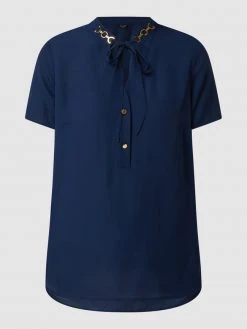 Marciano Guess Schluppenbluse Mit Kettendetails - Dunkelblau -Kendall & Kylie Shop 953jij2c8t936d2e6t232eam9h654l9p6t642h288h7kek27aosjili26h1kmlhhagrl2ghn8t7kmhai9h3jic33cgq6cohj6ti6ap9k6dij8e9g74sj6p1h6dgjgopgcpijecg