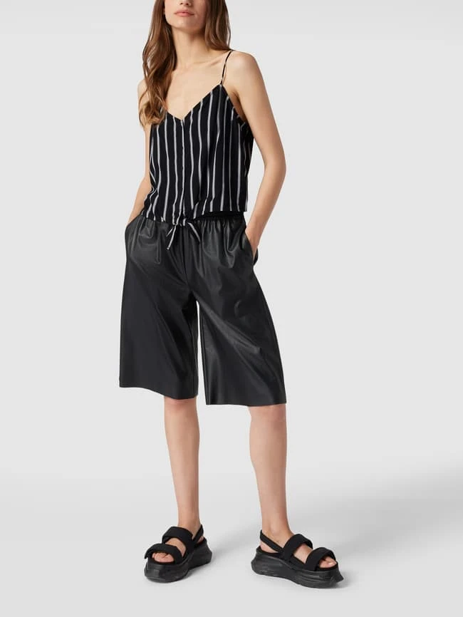 REVIEW Crop Top Mit Schleifen-Detail - Schwarz 1 REVIEW Crop Top Mit Schleifen-Detail - Schwarz