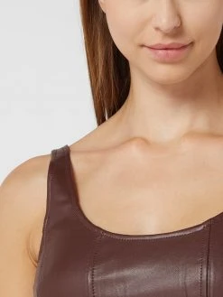 Guess Crop Top In Leder-Optik - Dunkelbraun -Kendall & Kylie Shop 9l932iaj6t23ecqiapa58dhn954j6ja99sr4sh1jagr4uiama514qcq28h0keeae9orjilia9d8j2khn6p3mcob36di66db669i34p1k61gj8ob3coo3gd9g6ss34cph61gj2d8