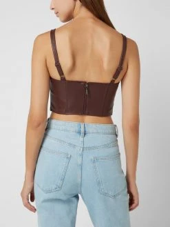Guess Crop Top In Leder-Optik - Dunkelbraun -Kendall & Kylie Shop 9oo44lia98qkci9i9574sla18da5clhhah530gqk94rlch9na1538h1k8ha34cqda96kij239l532jic74o3ip9o6ti34phl65j6cchk68q3ie9mc4s62cr5clijeo9ncgs62o8