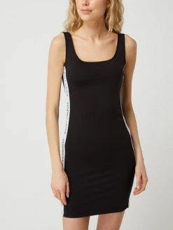 Kendall & Kylie Crop Top Mit Logo-Bund - Schwarz -Kendall & Kylie Shop a1a30h1pa50j0dpoaks34c9o9h648ea18orjijqe99b3ge26990kegqm91akkc266p4jcj2da14kgcifa0o30cb5cpj34opp6pim8p9k60om6e9pcop6ce9i6lgm6p9m71ij6cg