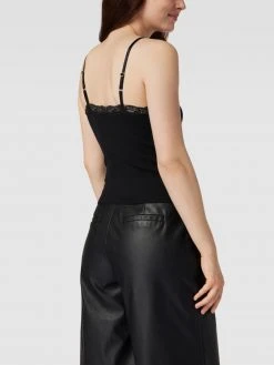 REVIEW Crop Top Mit Spitzenbesatz - Schwarz -Kendall & Kylie Shop a4pjedqa8p444dqc90ql6d2aa0qj8l9k696lciij9h4kaeak8oolciqk6p84idhp9p53il256l954had8so38e9g60o3eopiclij6dpk6dijeohjc8ojipb575gm8c1jc9hjado