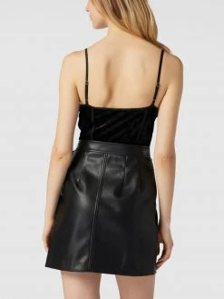 Guess Body In Samt-Optik - Schwarz -Kendall & Kylie Shop ad84mkah98oj2ea1a5158jpj8l6j4h2360pjai2g8p9jel9j6l53aiae713l2iic753j0jad98sjicq38oo6ae1kc4qm2e9j6hijge9k6sr38oj26cp3idj675i30p1mcopj0p0